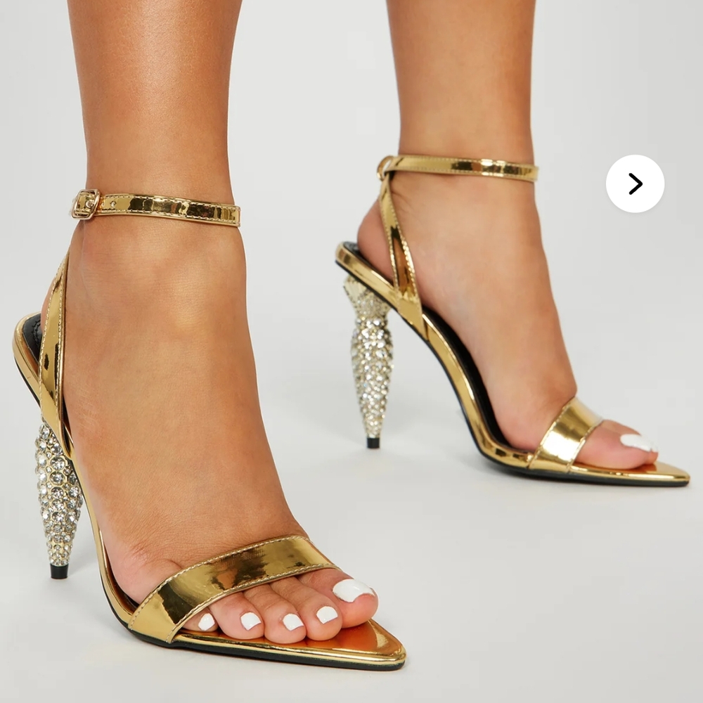 Glamorous Gold Heels with Sparkling Accents